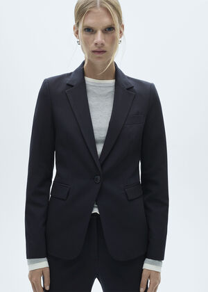 Fitted suit jacket