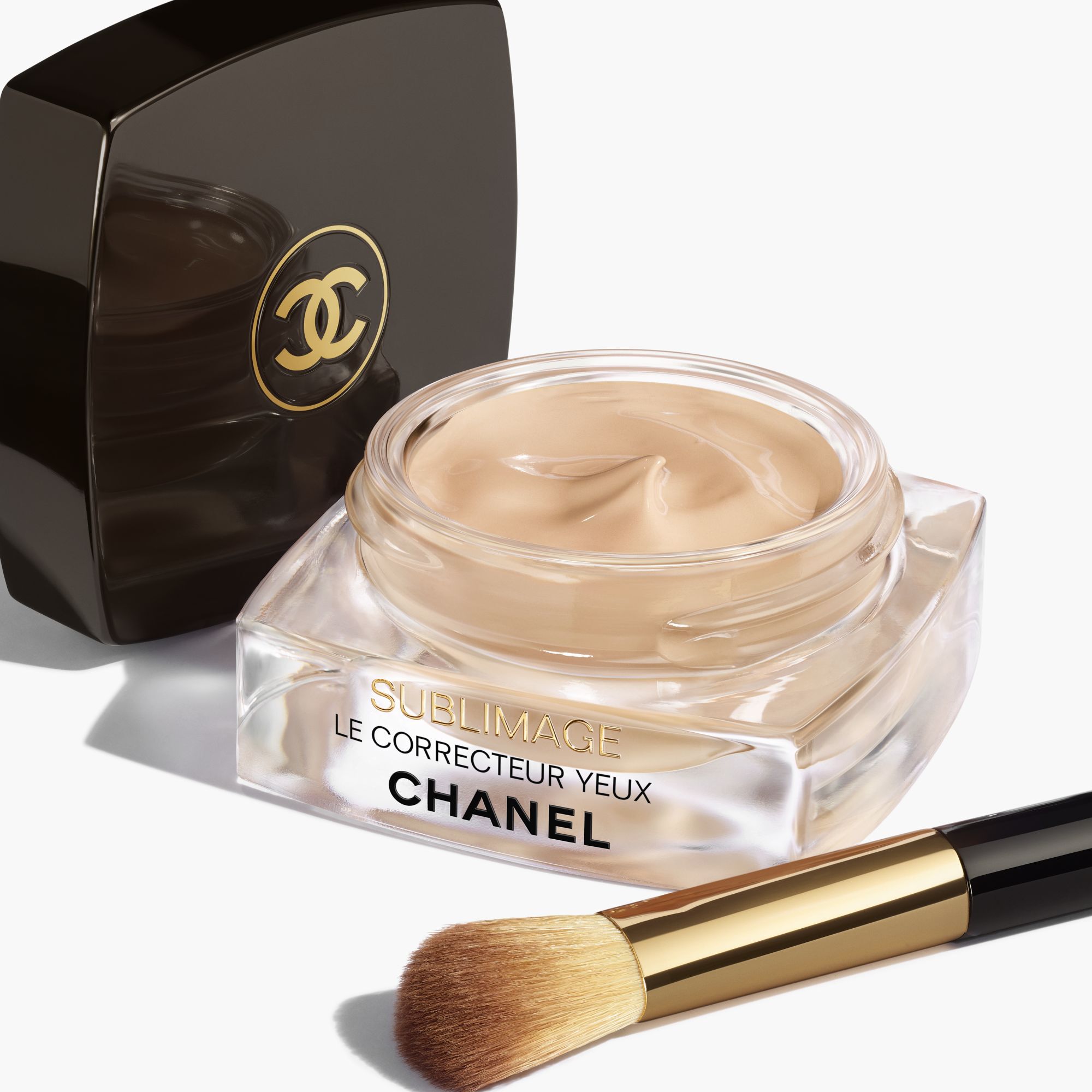 RADIANCE-GENERATING CARE CONCEALER