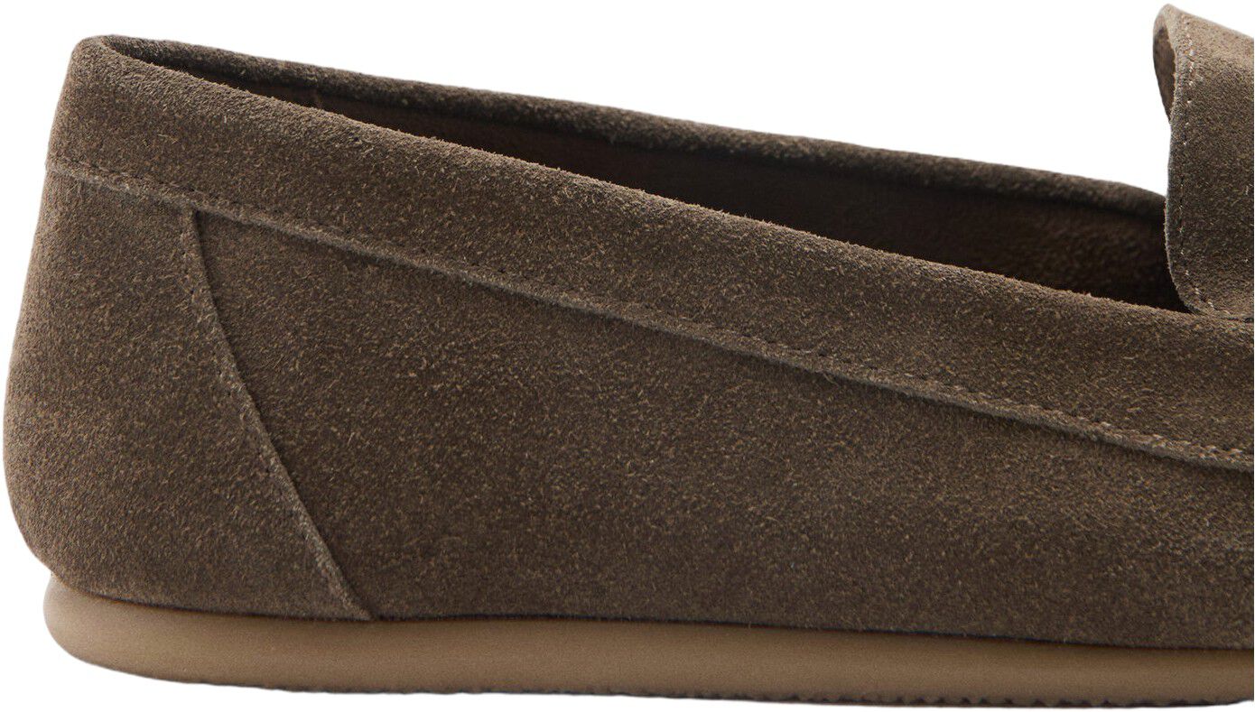 Suede moccasin with ruched toe