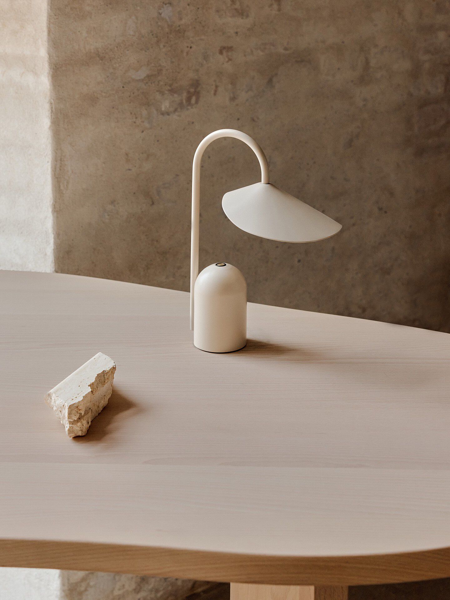 Arum Portable Lamp - Cashmere