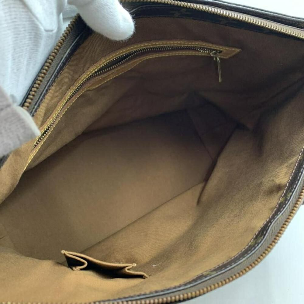 Louis Vuitton Mezzo