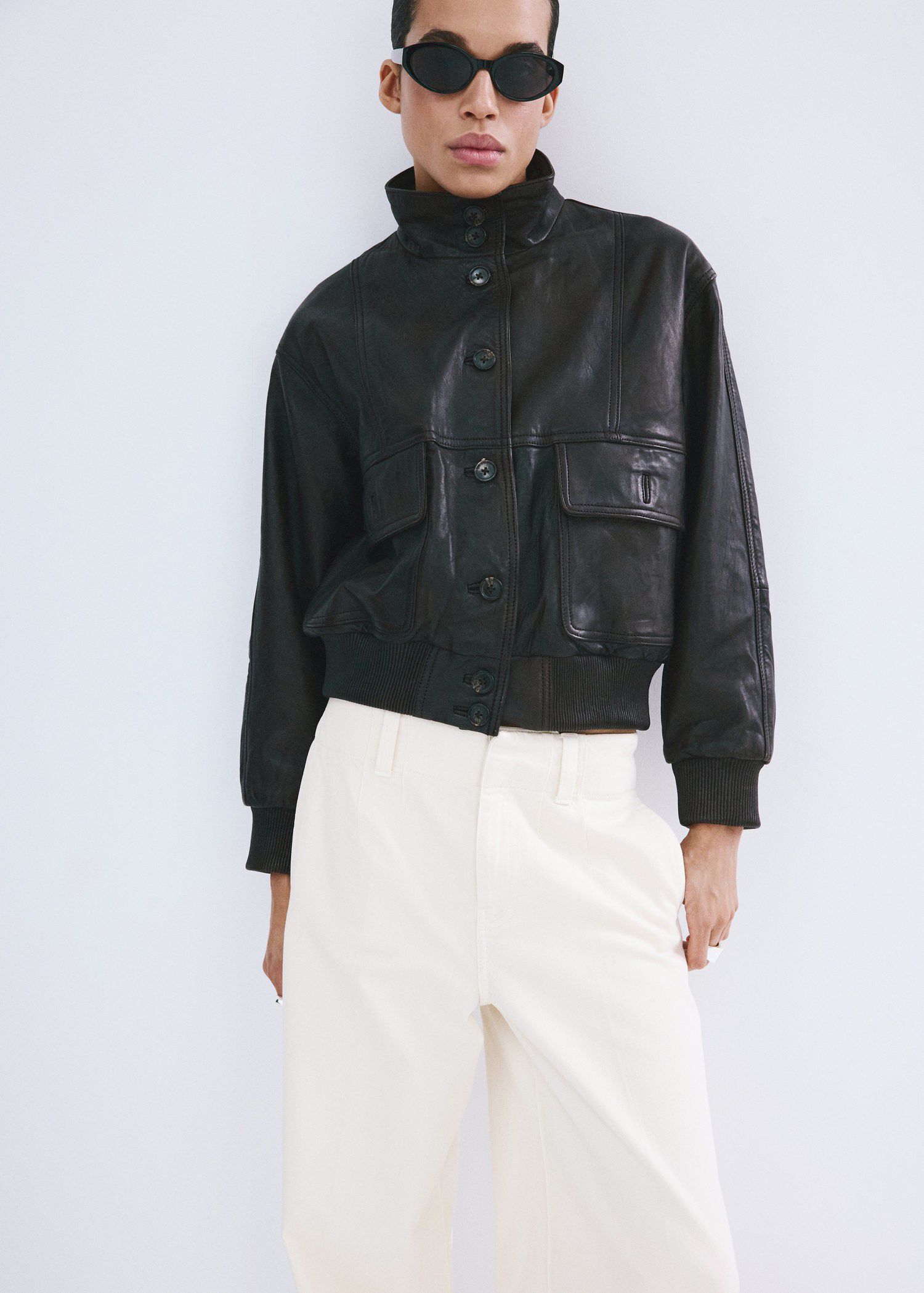 Wide leg mid-rise jeans