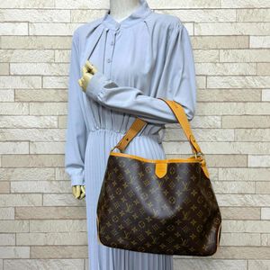 Louis Vuitton Shoulder Bags