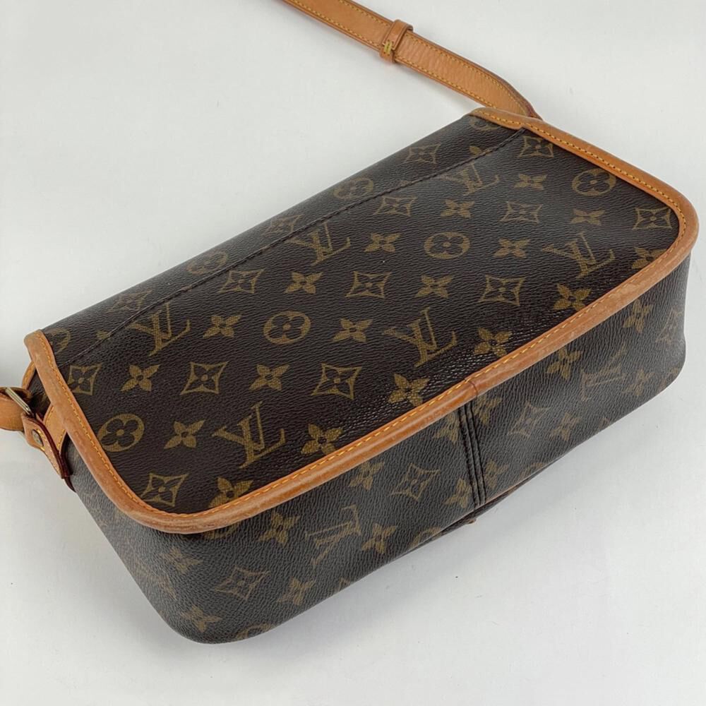 Louis Vuitton Sologne