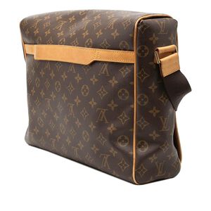 Louis Vuitton Shoulder Bags