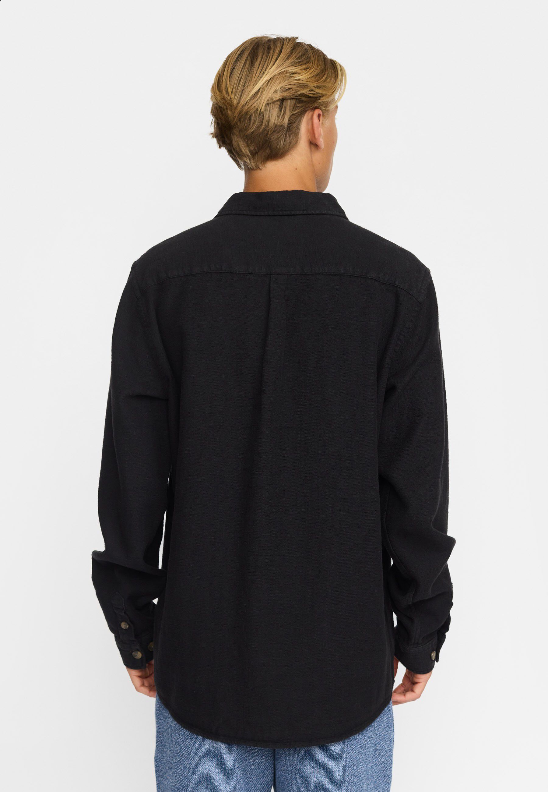 A casual overshirt in a structured garment dyed cotton fabri