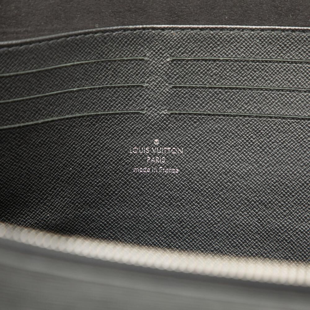 Louis Vuitton Clutch