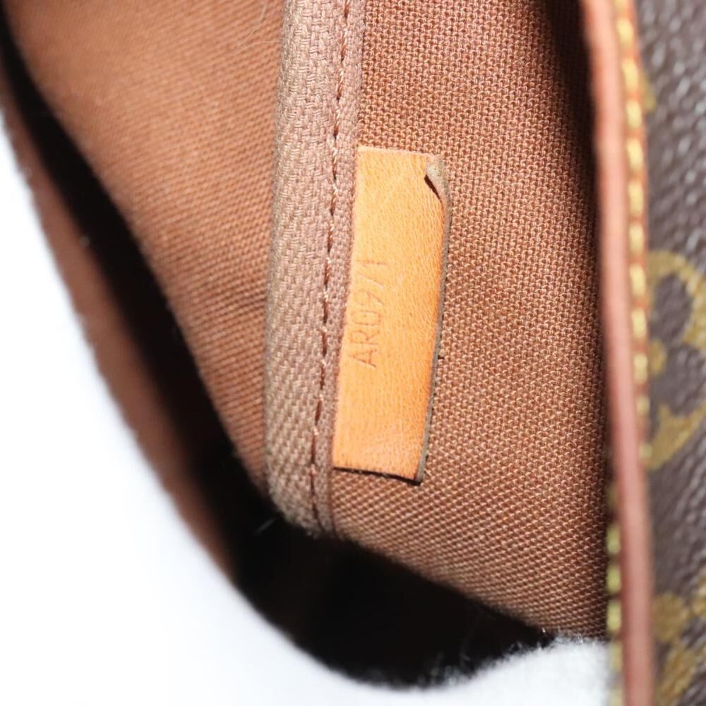 Louis Vuitton Saumur