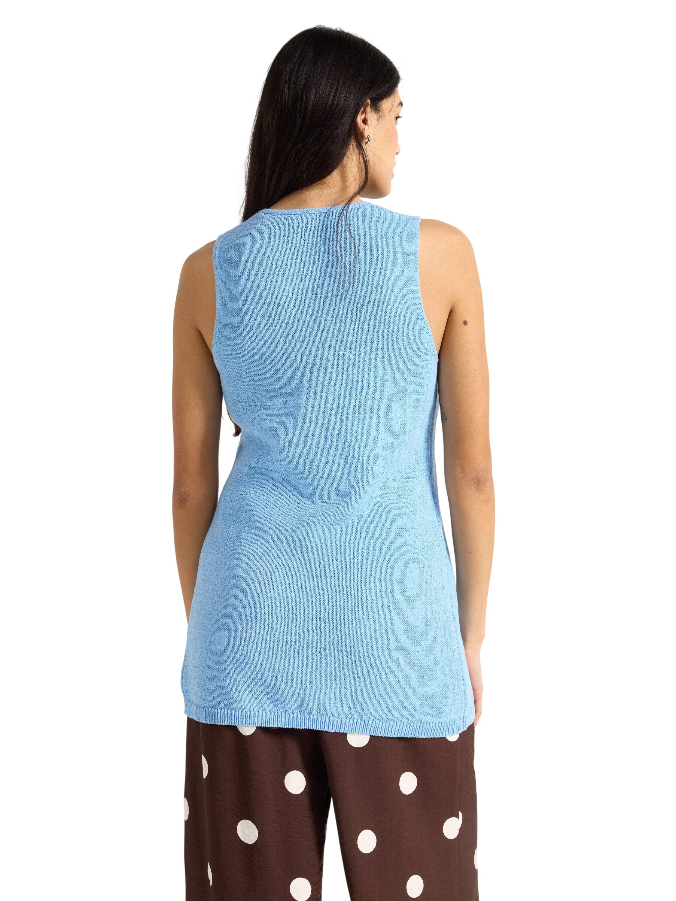 Long fine-knit vest with v-neck and