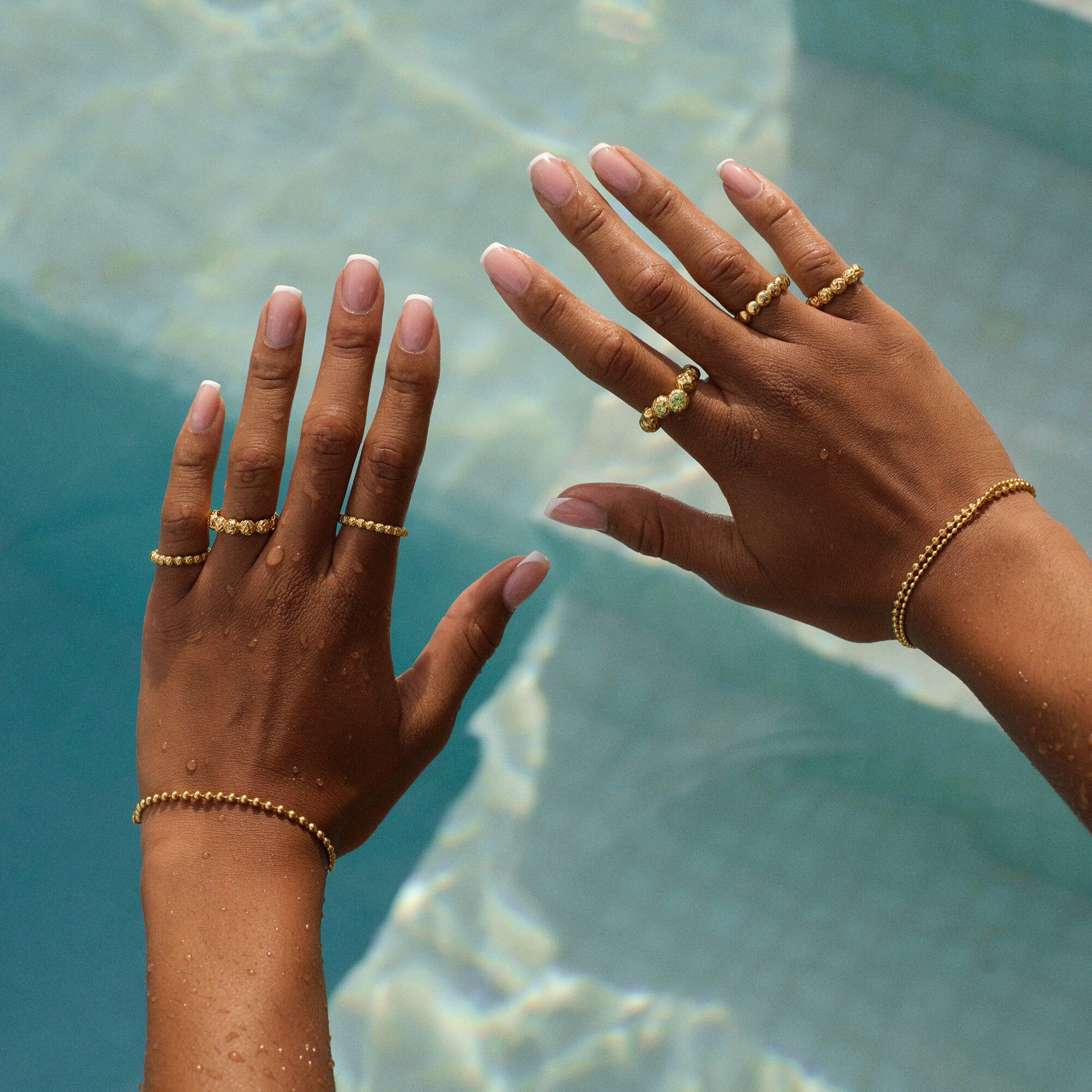 Large Wavy Dots Ring