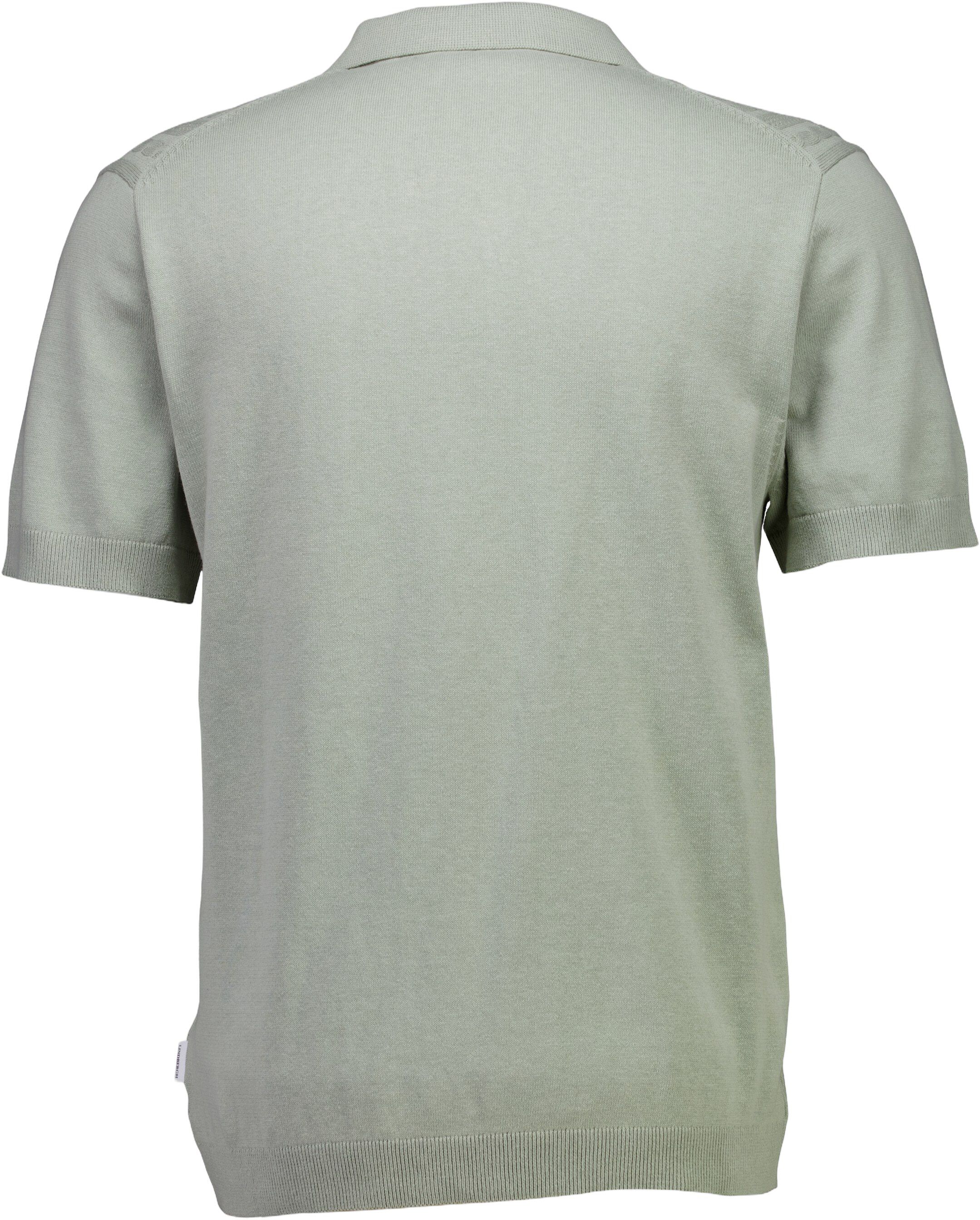 Knitted S/S cable v-neck polo