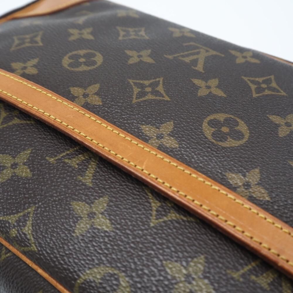 Louis Vuitton Clutch