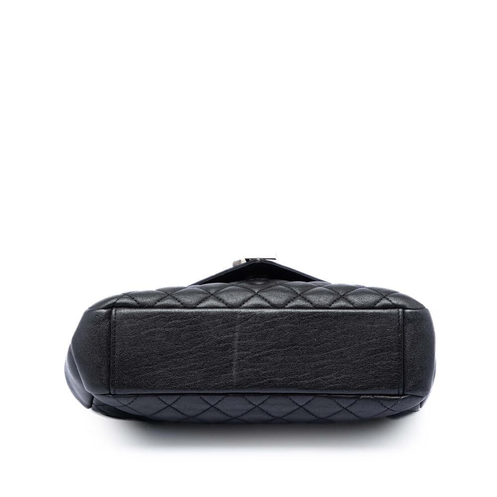 Yves Saint Laurent Shoulder Bag