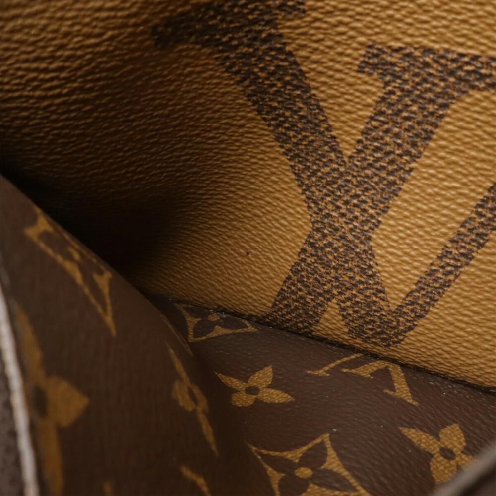 Louis Vuitton Shoulder Bags