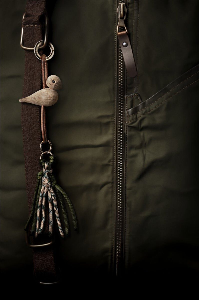 Fugl guld n&oslash;glering med naturl&aelig;der eg