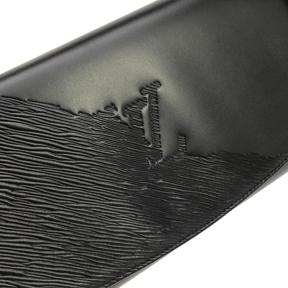 Louis Vuitton Clutch