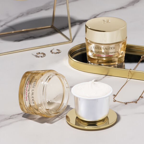 Revitalizing Supreme+ Youth Power Soft Crème