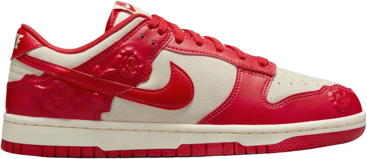 Dunk Low Sneakers