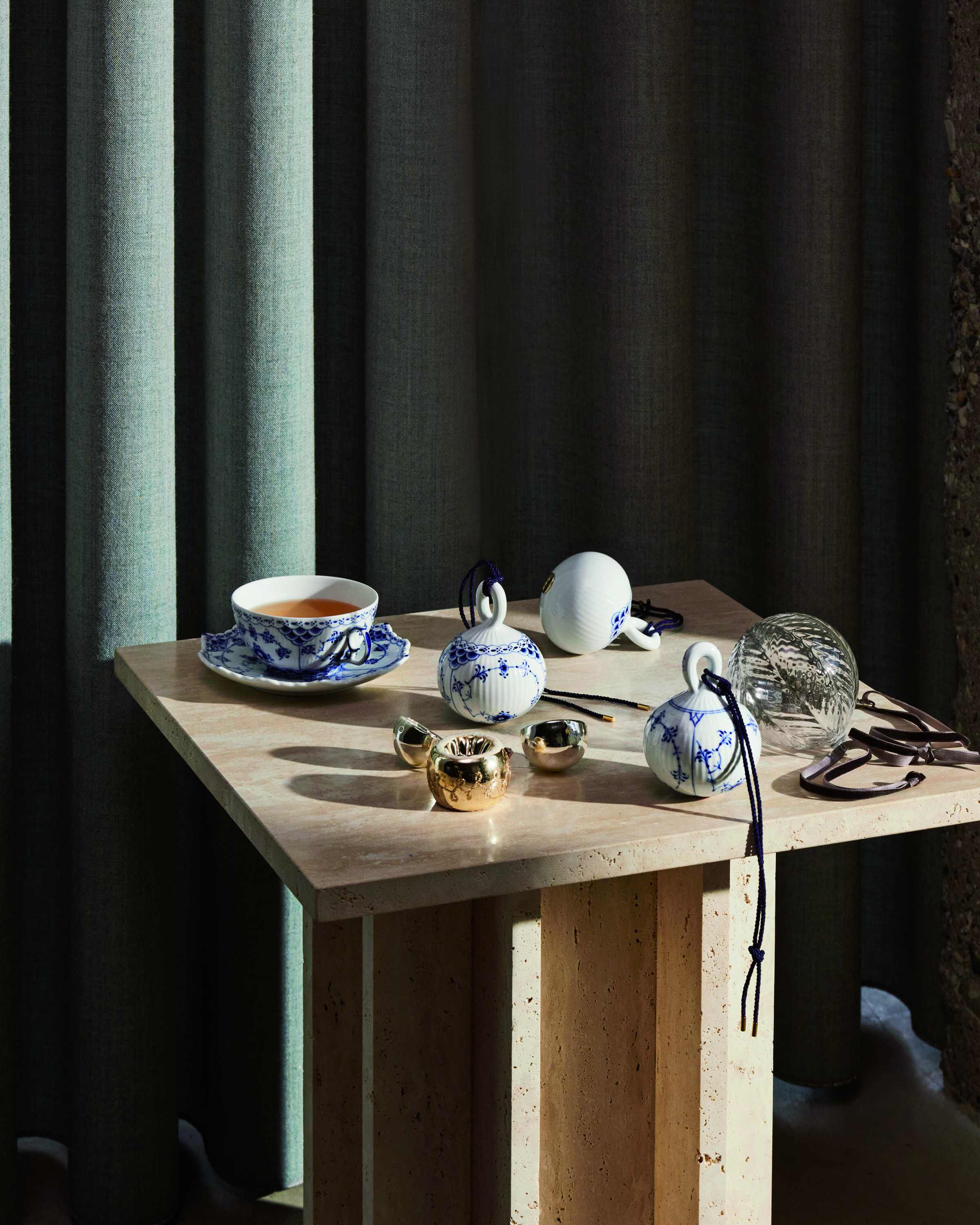 Musselmalet Riflet Julekugle 9,5 cm