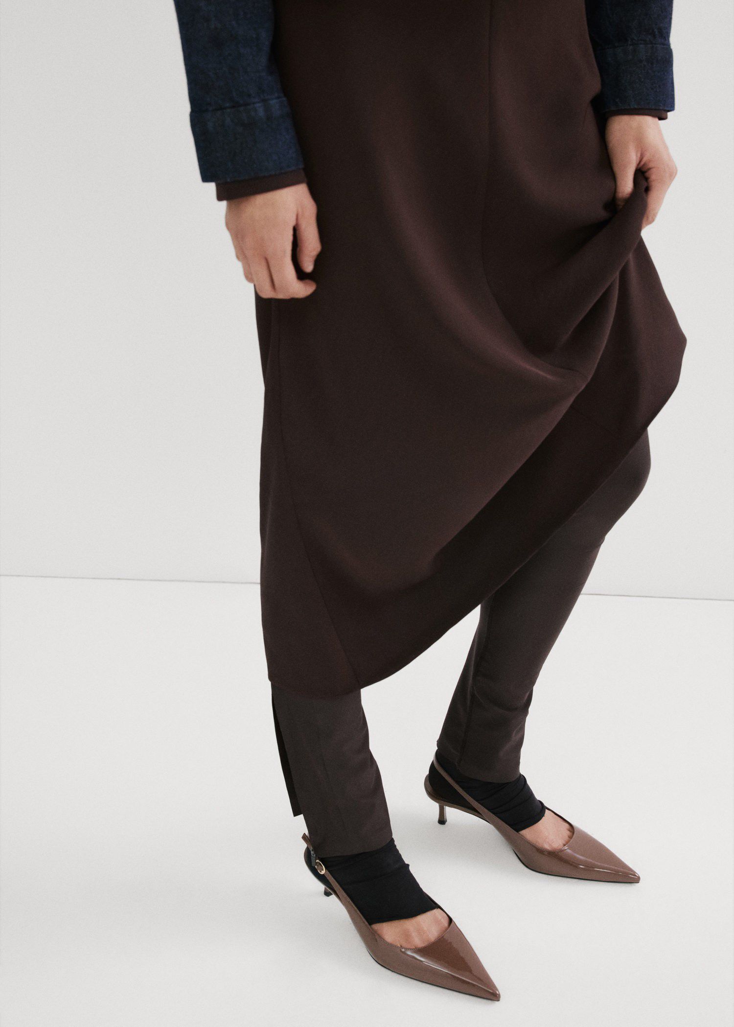 Kitten-heel pointed shoes