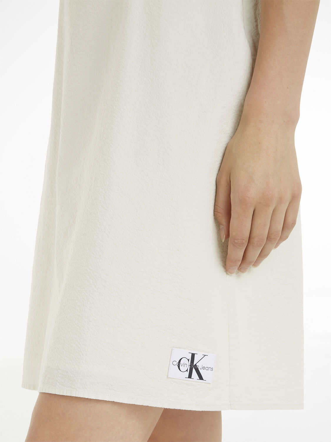 BACK DETAIL SEERSUCKER DRESS