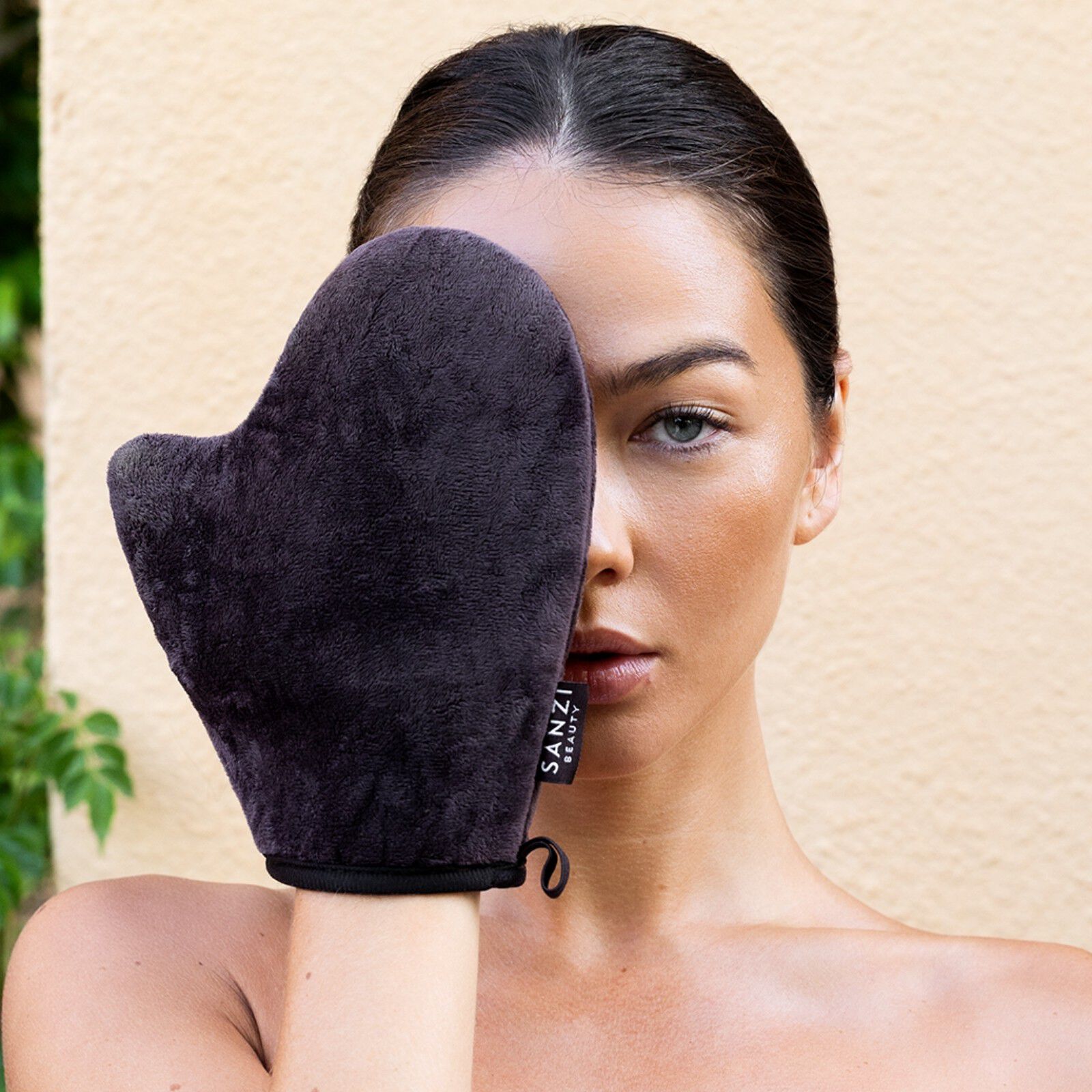 Self-Tanning Glove