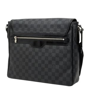 Louis Vuitton District