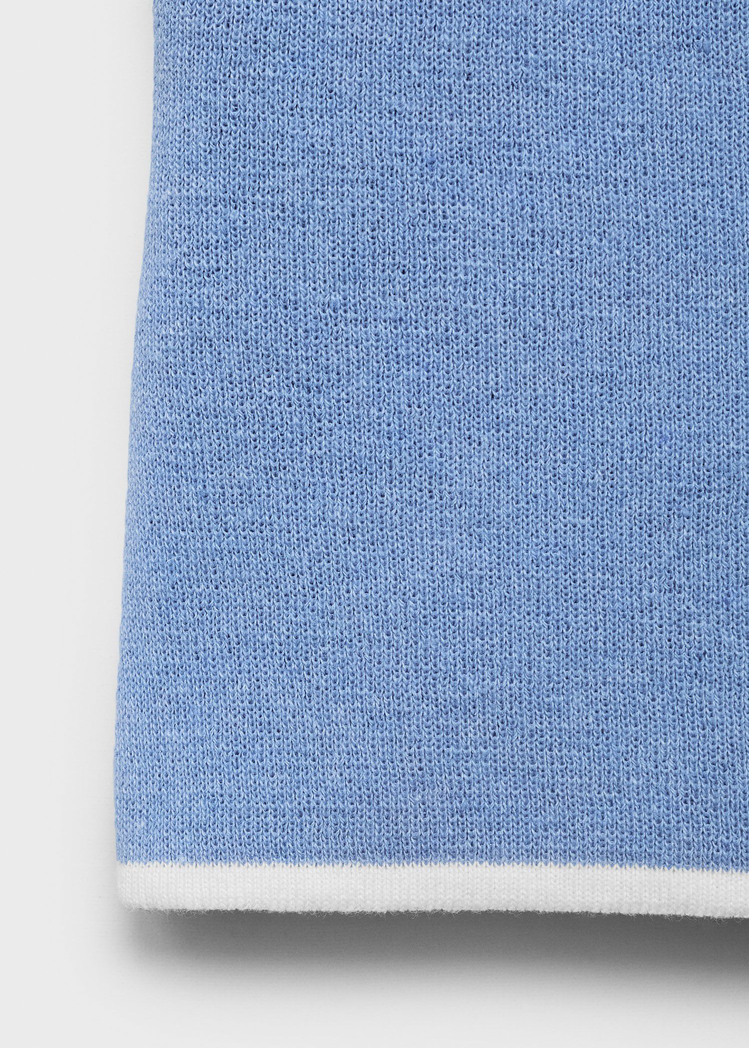 Knitted top with contrasting trim