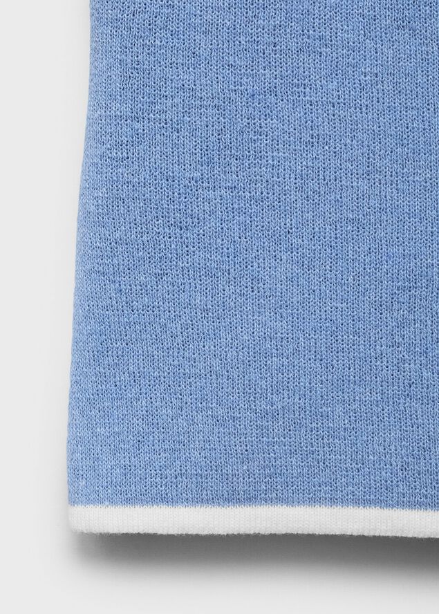 Knitted top with contrasting trim