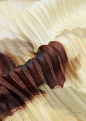Printed pleated scarf