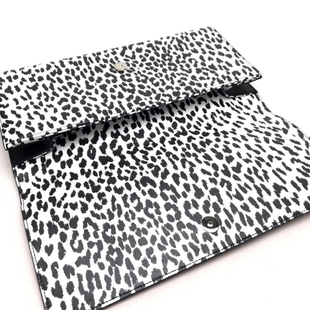 Yves Saint Laurent Clutch
