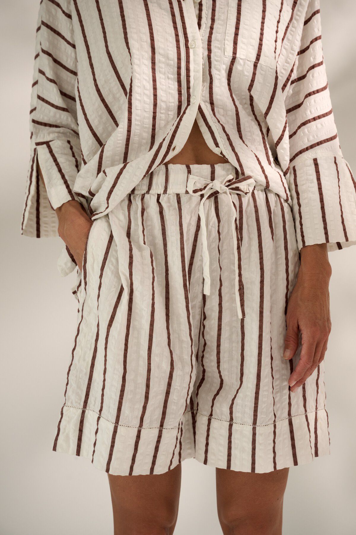 wake shorts wave stripe