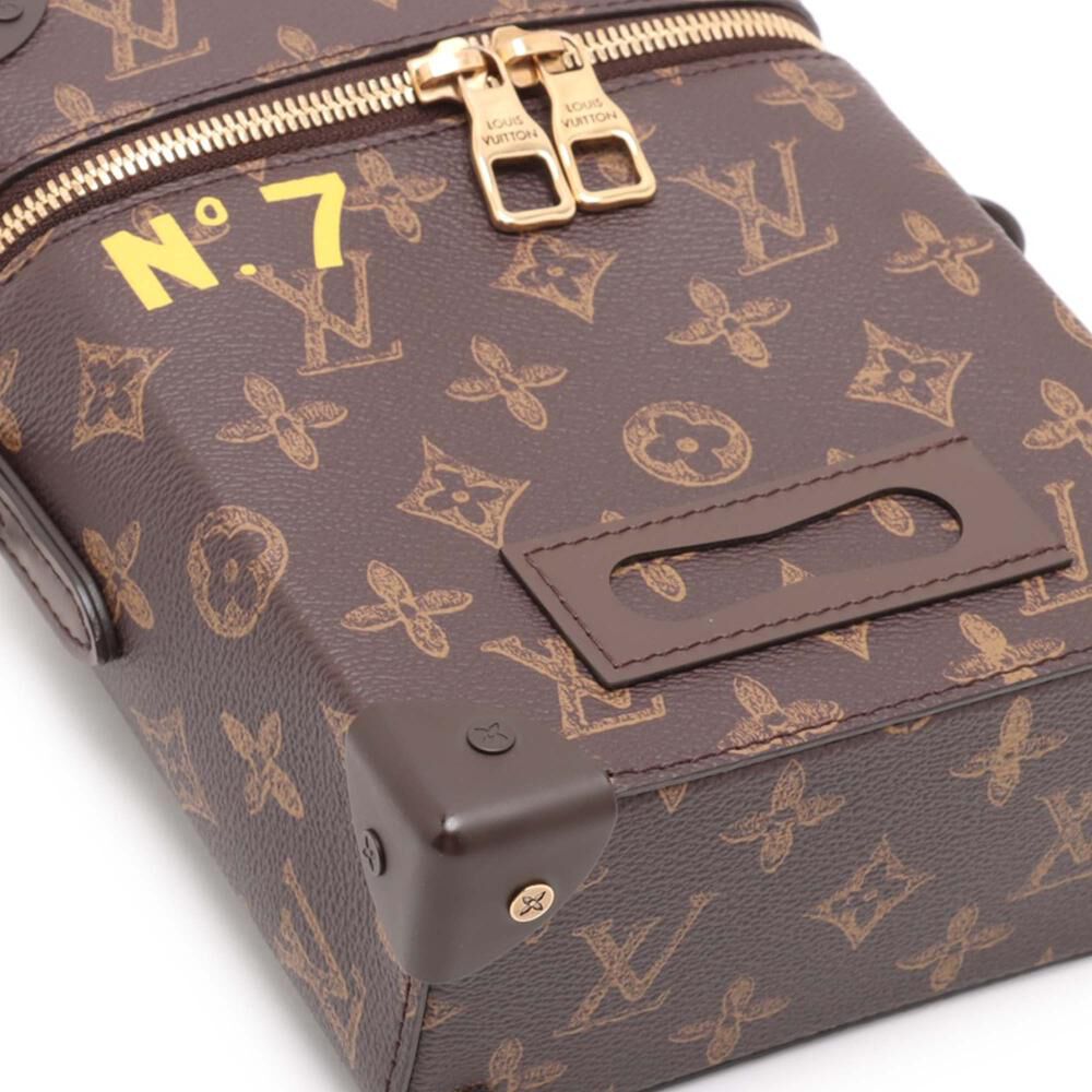 Louis Vuitton Shoulder Bags
