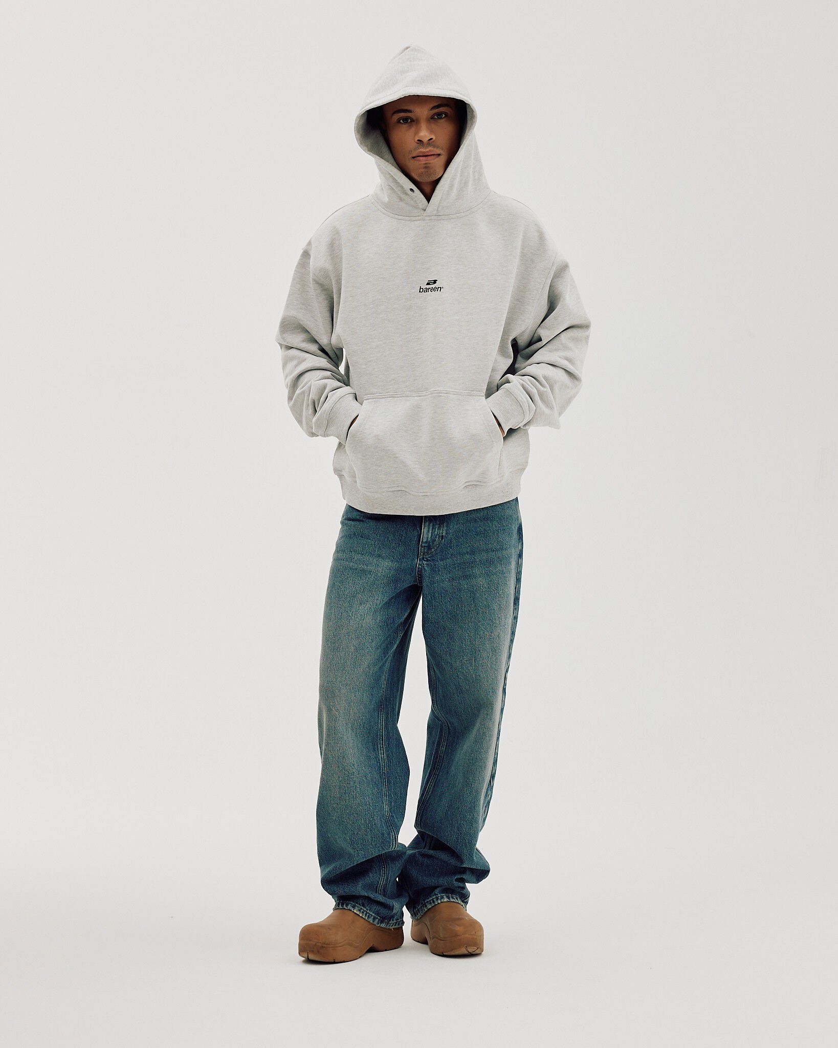 Oversized Hoodie Logo