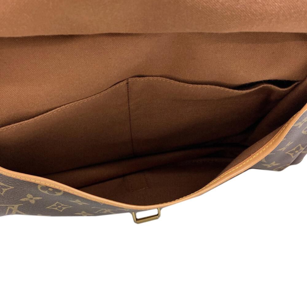 Louis Vuitton Saumur