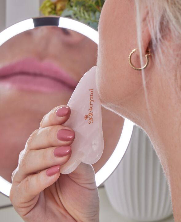 SKINcrystal Rosenkvarts Alt-i-et krystalsæt