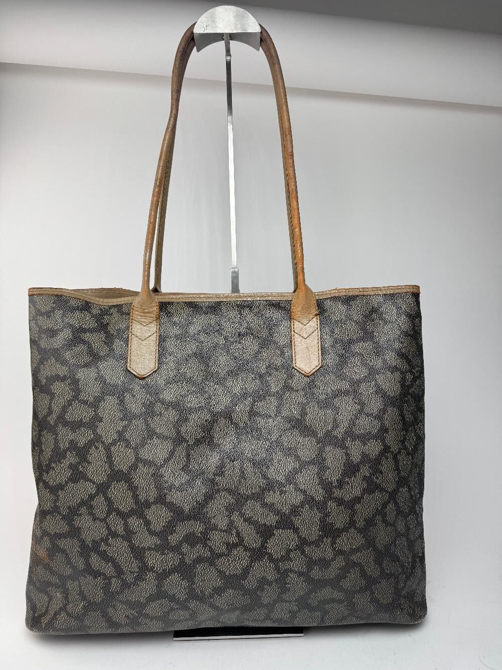 Yves Saint Laurent Tote
