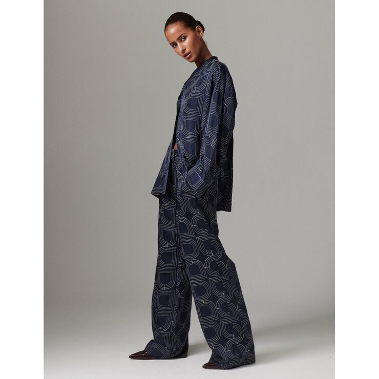 Kerry - Fluid Viscose Stitch