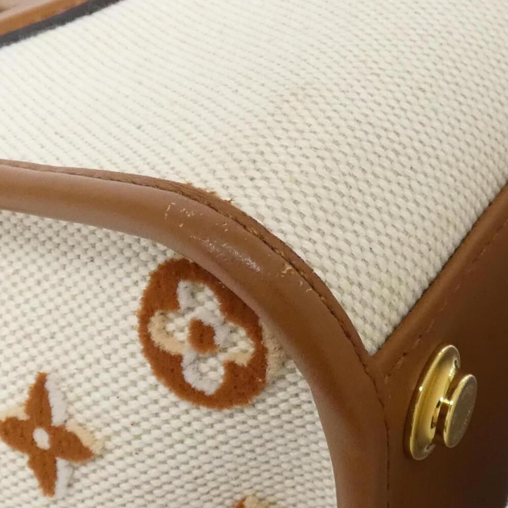 Louis Vuitton On My Side