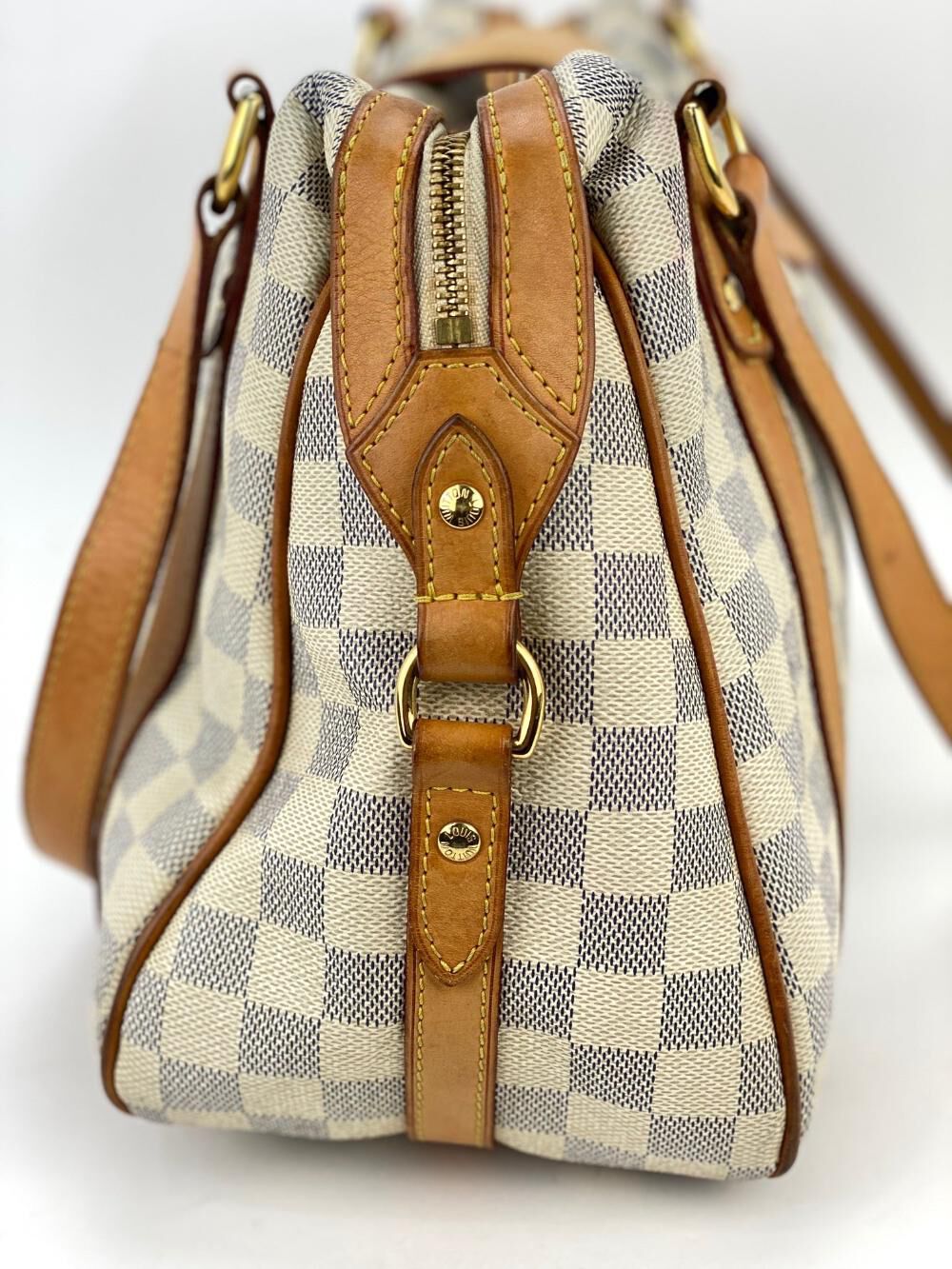 Louis Vuitton Shoulder Bags