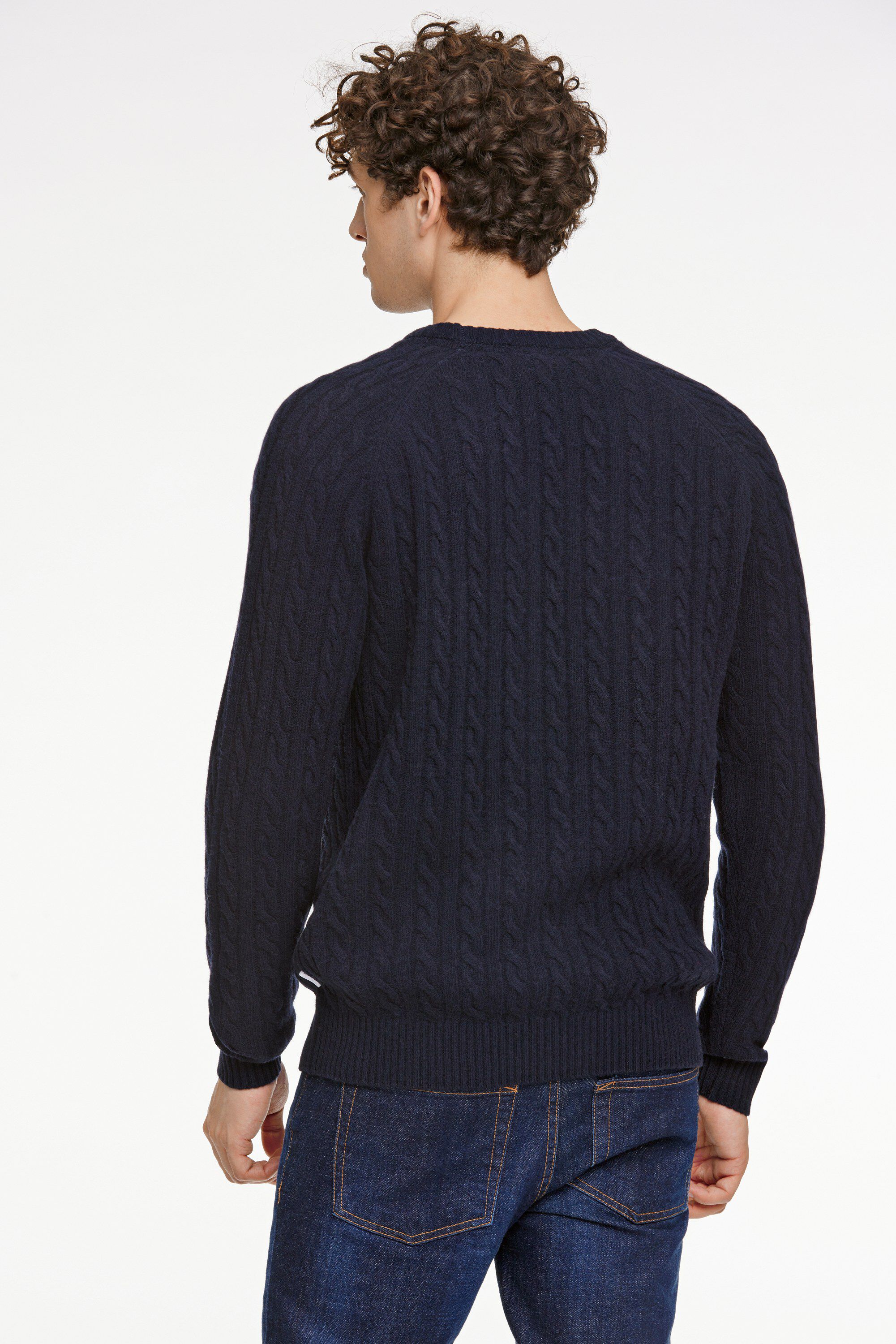 Lambswool raglan cable o-neck