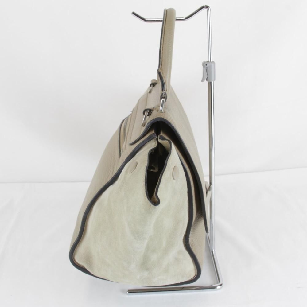 C&eacute;line Trapeze