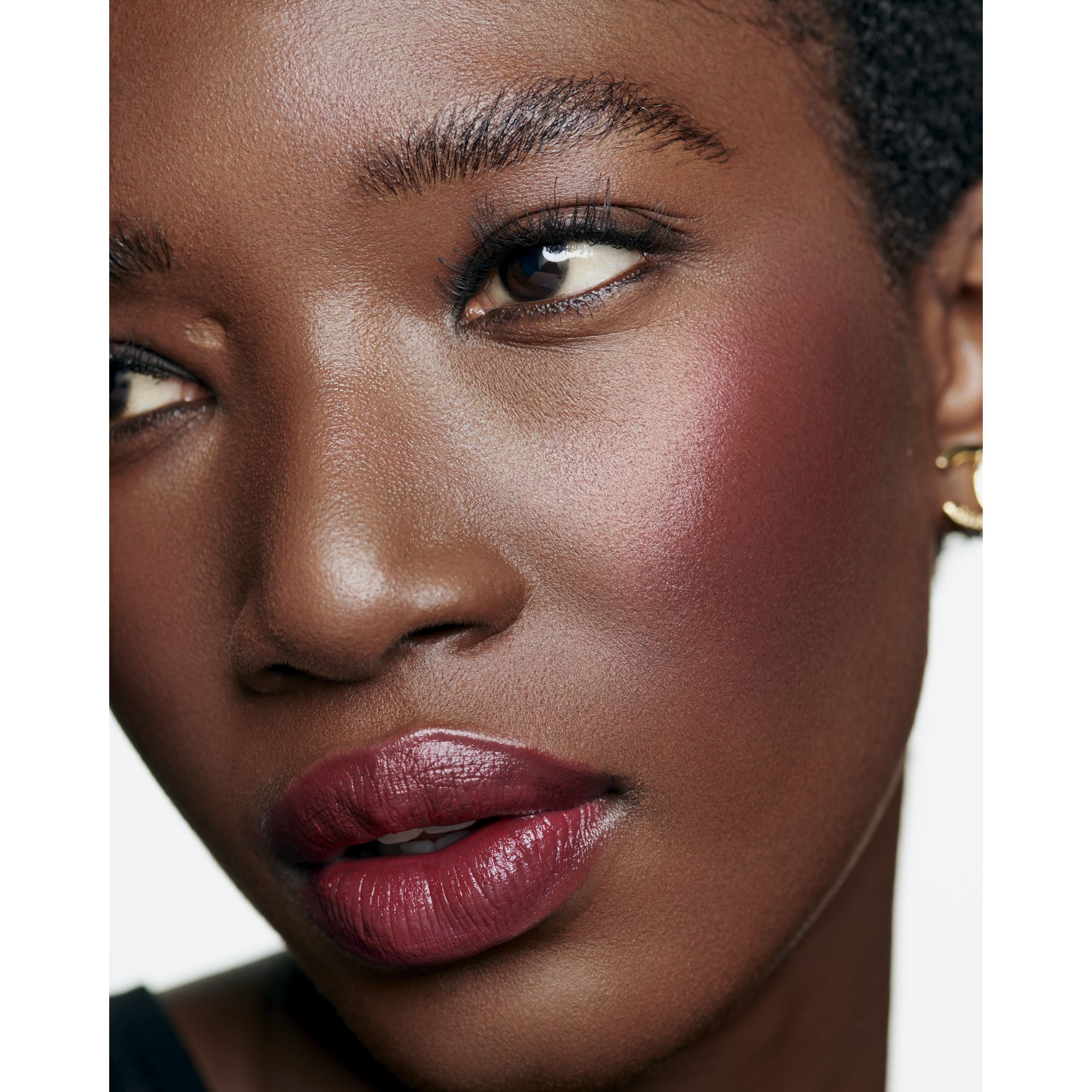 FREMH&AElig;VER FARVEN GIVER N&AElig;RING FYLDE