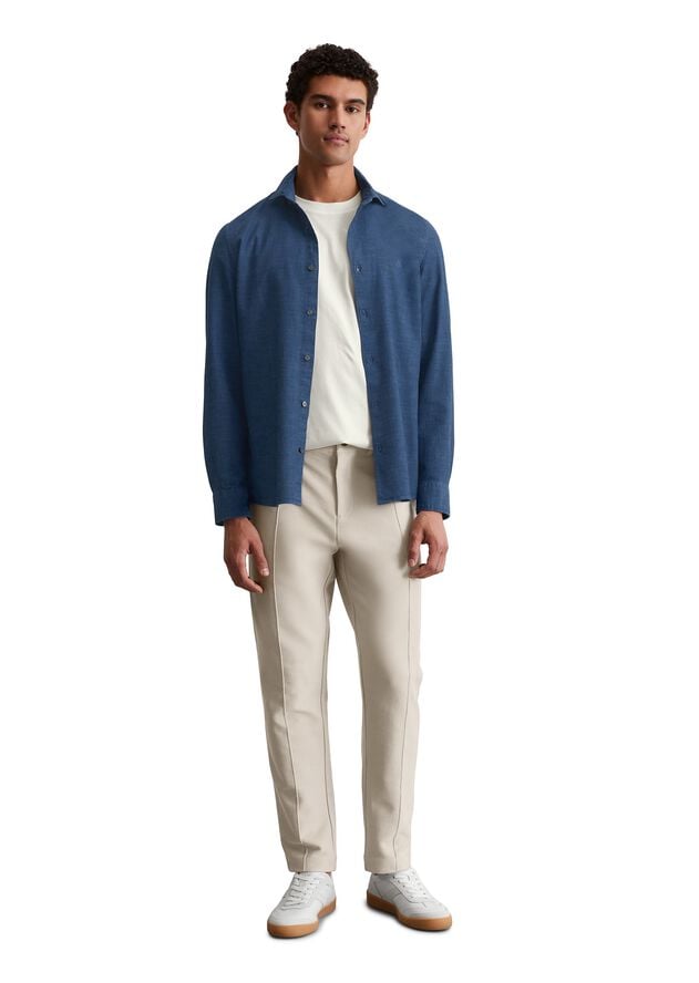 Spread collar, long sleeve, round h