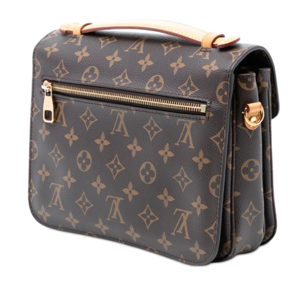 Louis Vuitton Shoulder Bags