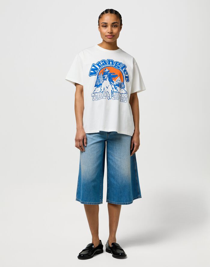 GIRLFRIEND_TEE WORN_WHITE