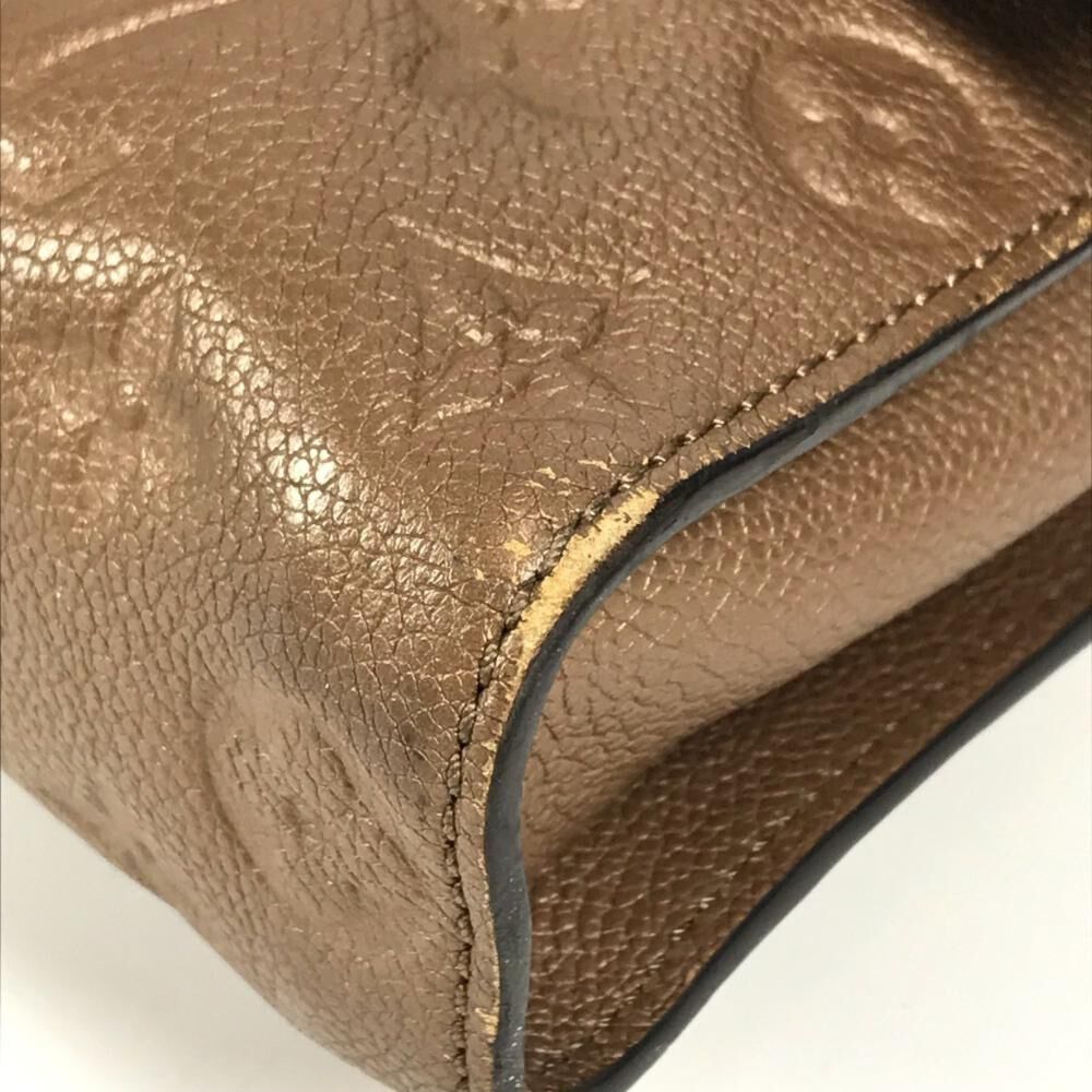 Louis Vuitton Shoulder Bags