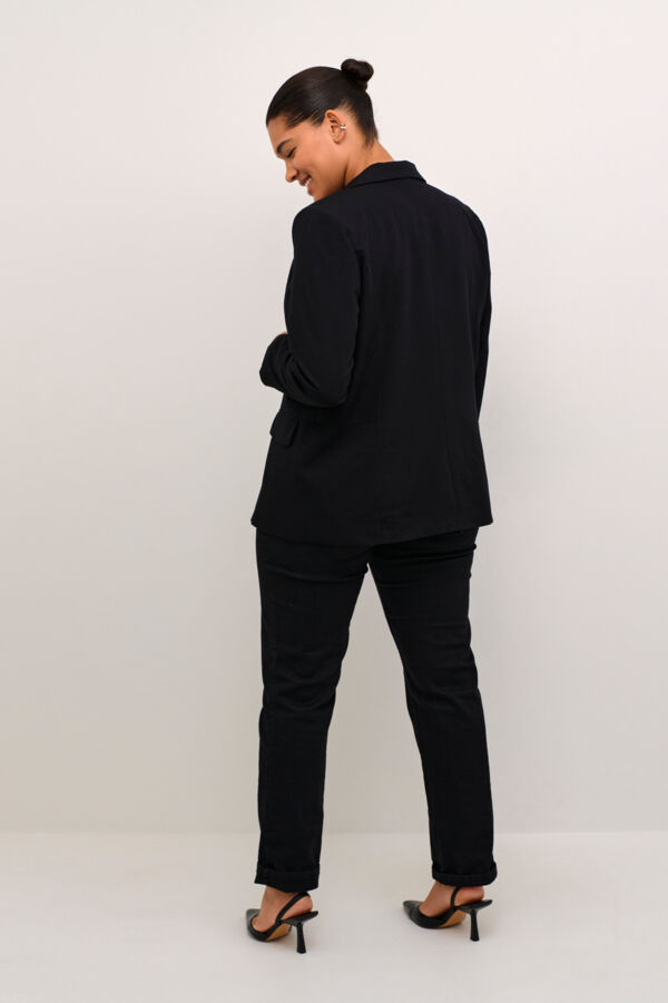 KCsakira Blazer
