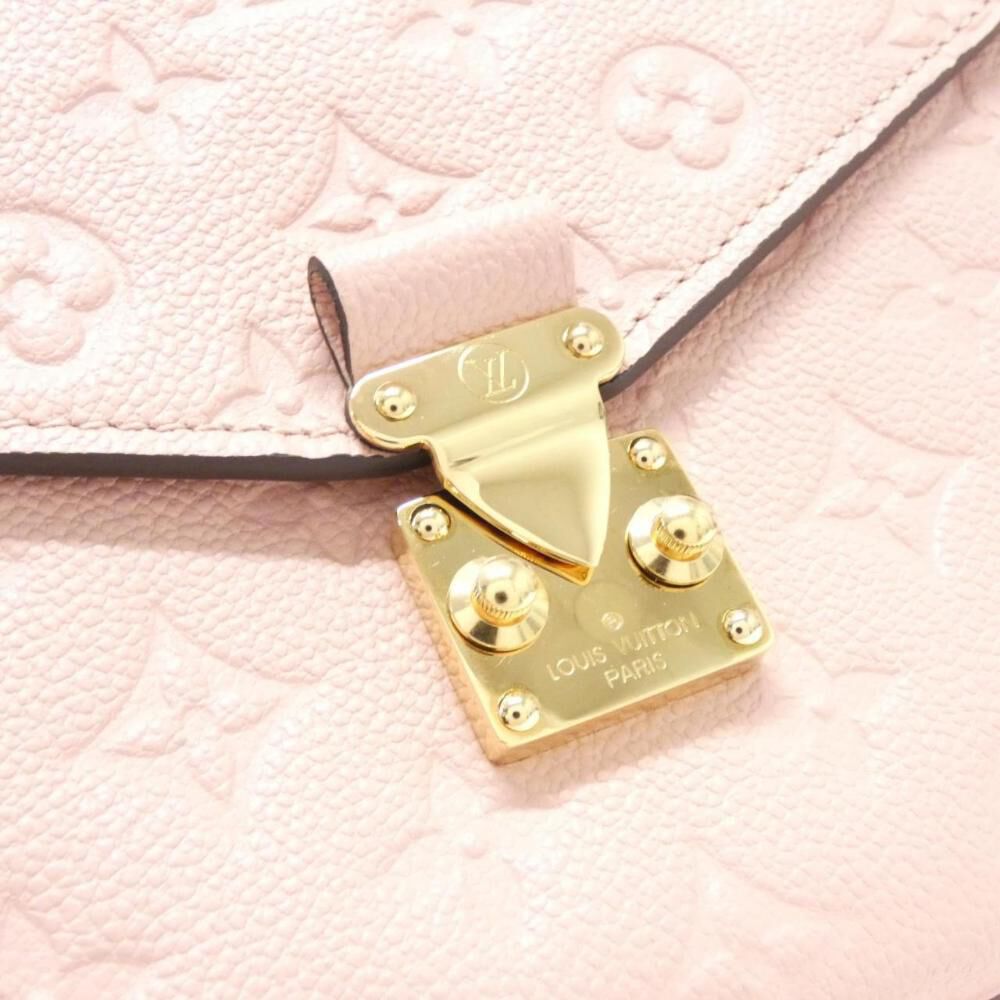 Louis Vuitton Shoulder Bags