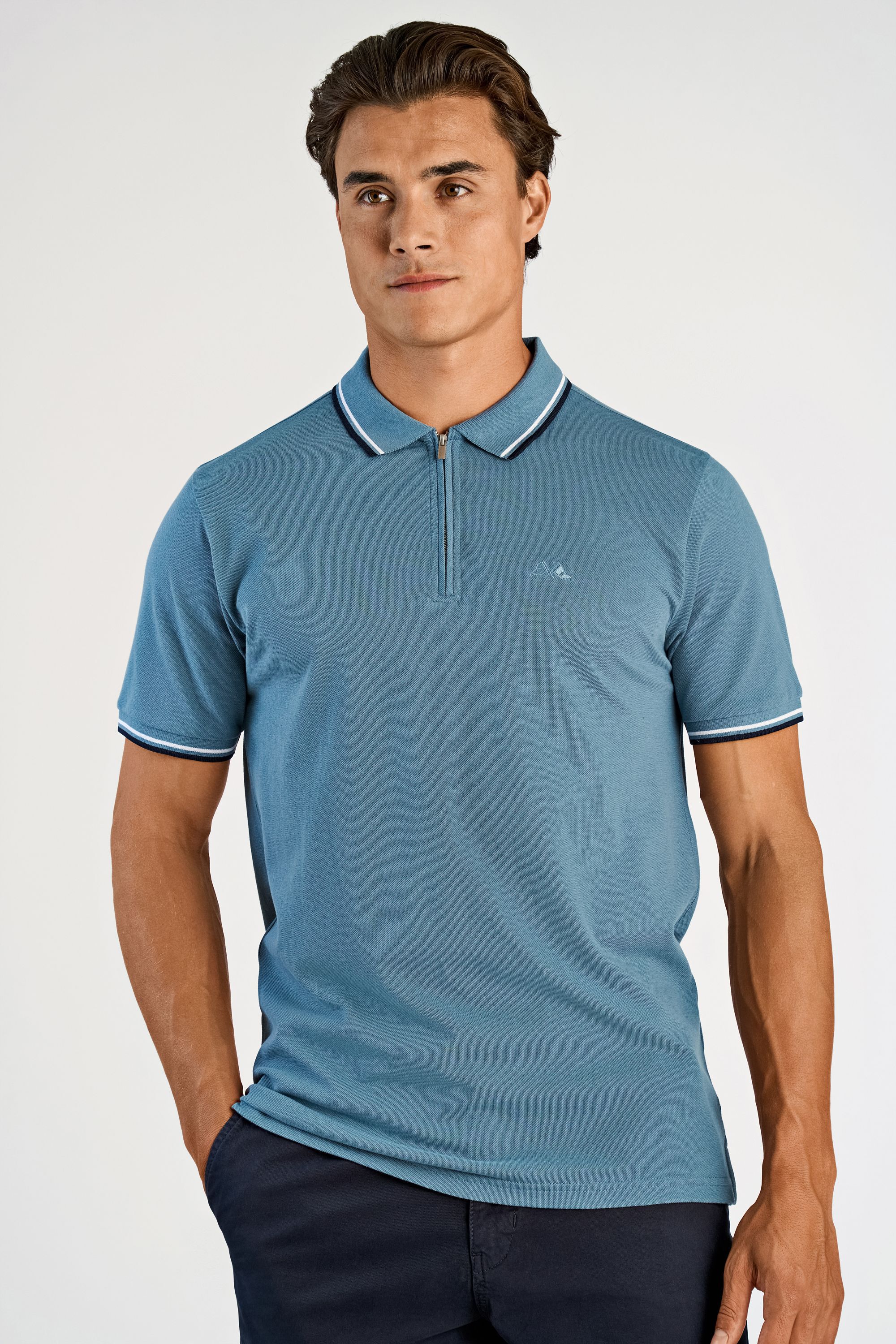 Polo shirt w. zip neck